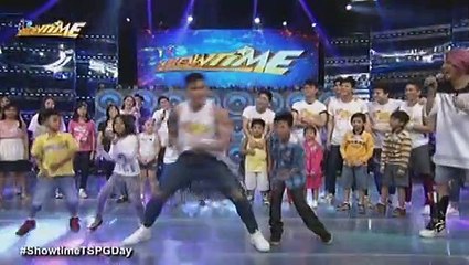 Zeus, tinodo "Ang Kulit" dance moves kasama si Vice