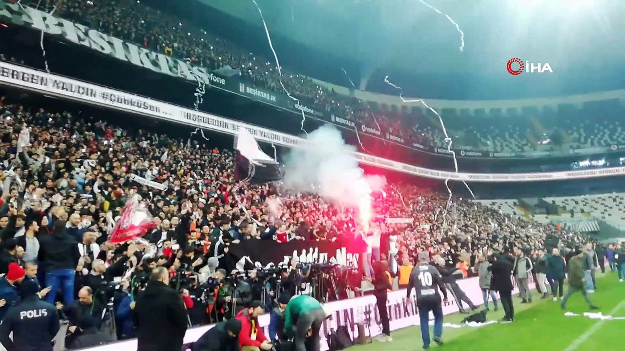 Sergen Yalçın, 20 bin taraftarın önünde imzayı attı