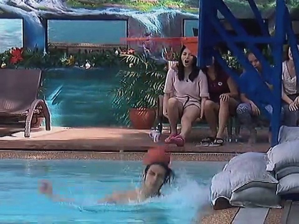 PBB7 Day 144: Boys, nagkaroon ng slam dunk competition sa pool basketball
