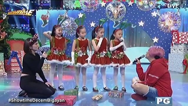 Girls Reindeer sinagot ang tanong kung saan nakatira si Santa Claus