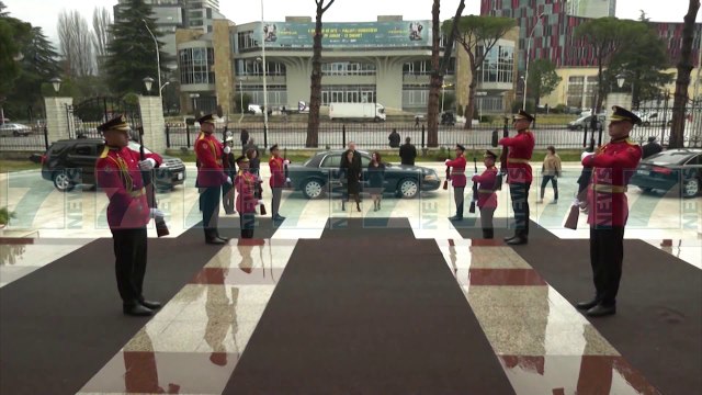 YURI KIM TAKON KREUN E SPAK, SHBA OFRON MBESHTETJE - News, Lajme - Kanali 7