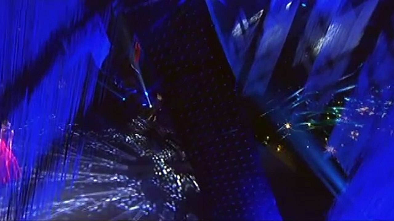 Sharon Cuneta, Lea Salonga sing "Wind Beneath My Wings"