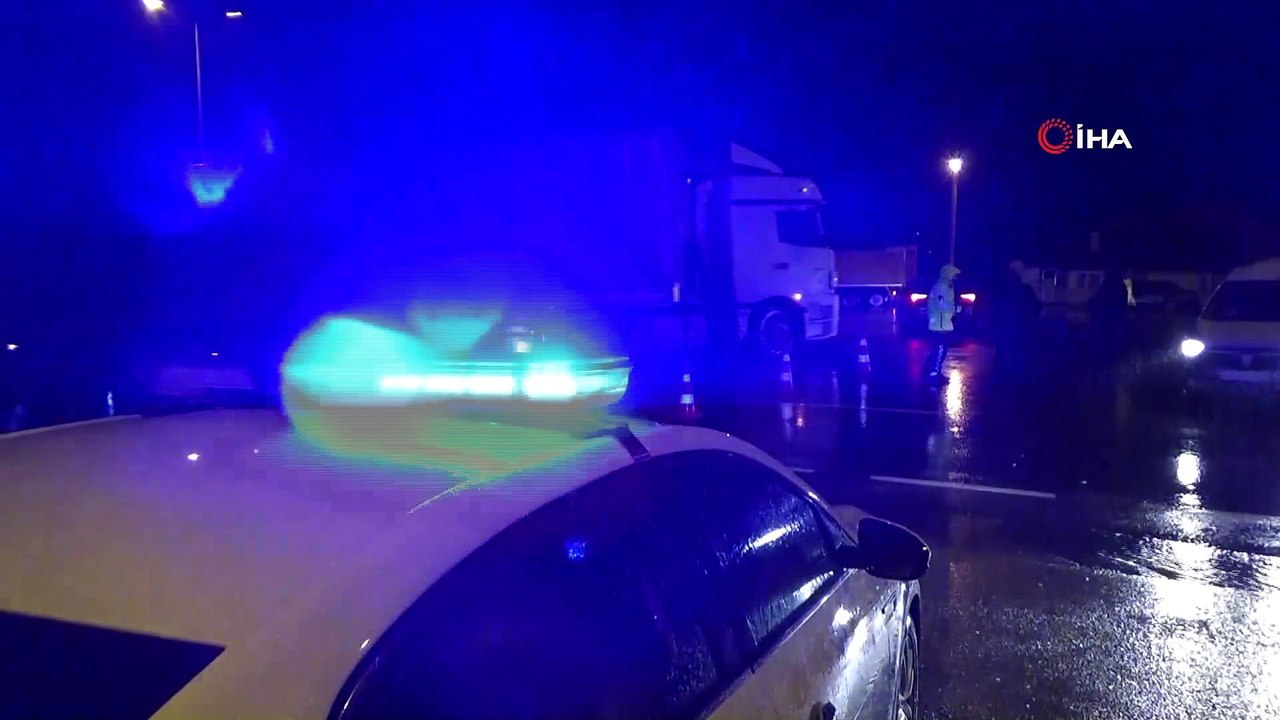 Bolu dağı yoğun kar nedeniyle trafiğe kapatıldı