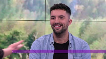 I dedikoi këngën ish-it, këngëtari zbulon si u ndanë pas dhuratës së Shën Valentinit!