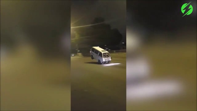 Ce van a de très bons freins... Un peu trop