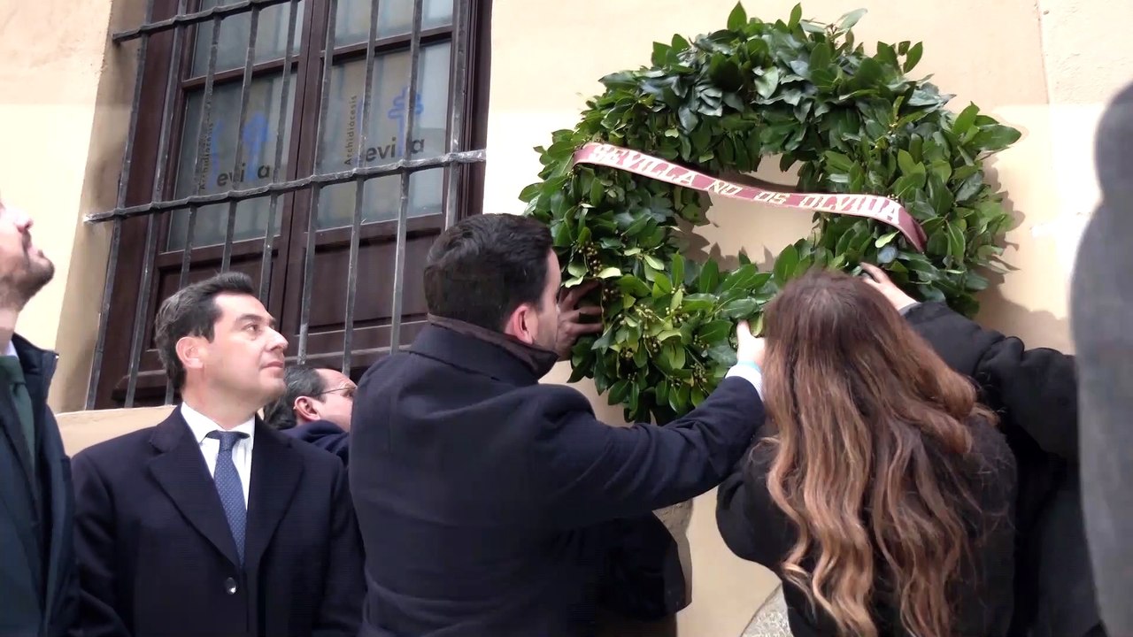 Juanma Moreno recuerda a Jiménez-Becerril y a Ascensión Ortiz