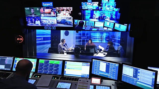 Emmanuel Macron a-t-il vraiment posé avec un tee-shirt «LBD 2020» à Angoulême ?