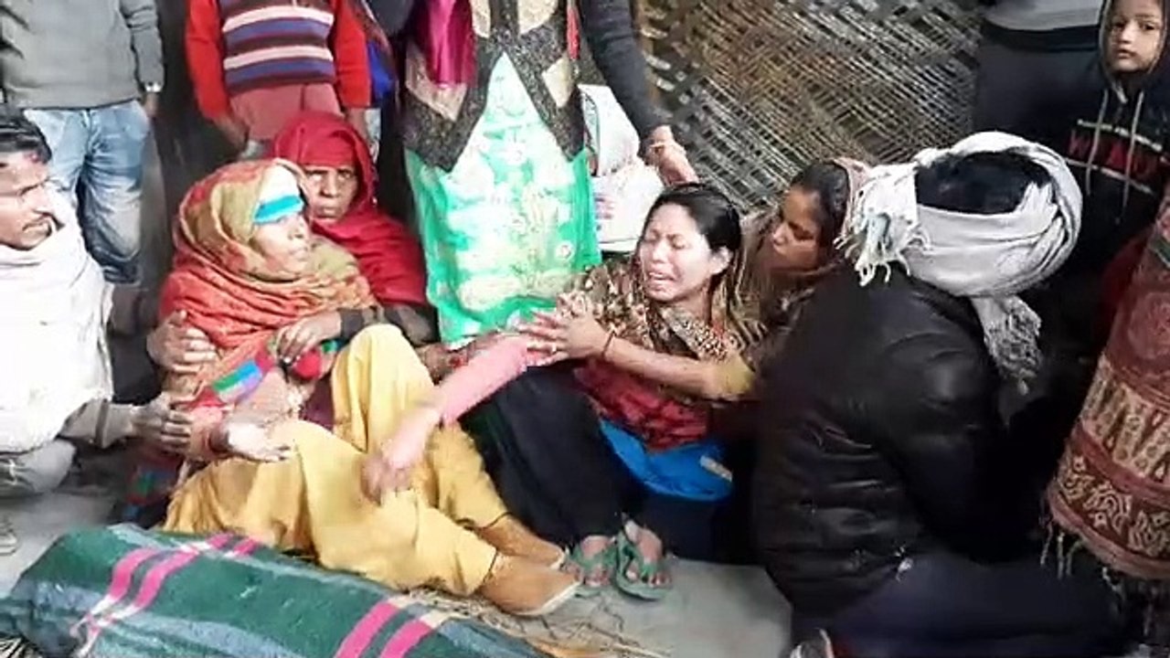 शामली पटाखा विस्फोट: 3 मृतक महिलाओं के परिवार क...