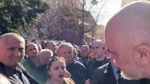 Rama në Durrës përballet me pakënaqësitë e qytetarëve: Rrini në shtëpi me qira prisni radhën