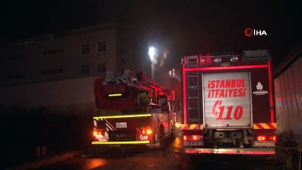 Esenyurt' dört katlı bir tekstil fabrikasında yangın... Olay yerinde çok sayıda itfaiye ekibi sevk edildi