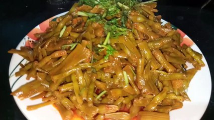 सबसे ताकतवर सब्जी "सांगरी" इस राजस्थानी डिश की तो बात ही कुछ और है. The most powerful vegetable "Sangri" is something else about this Rajasthani dish.