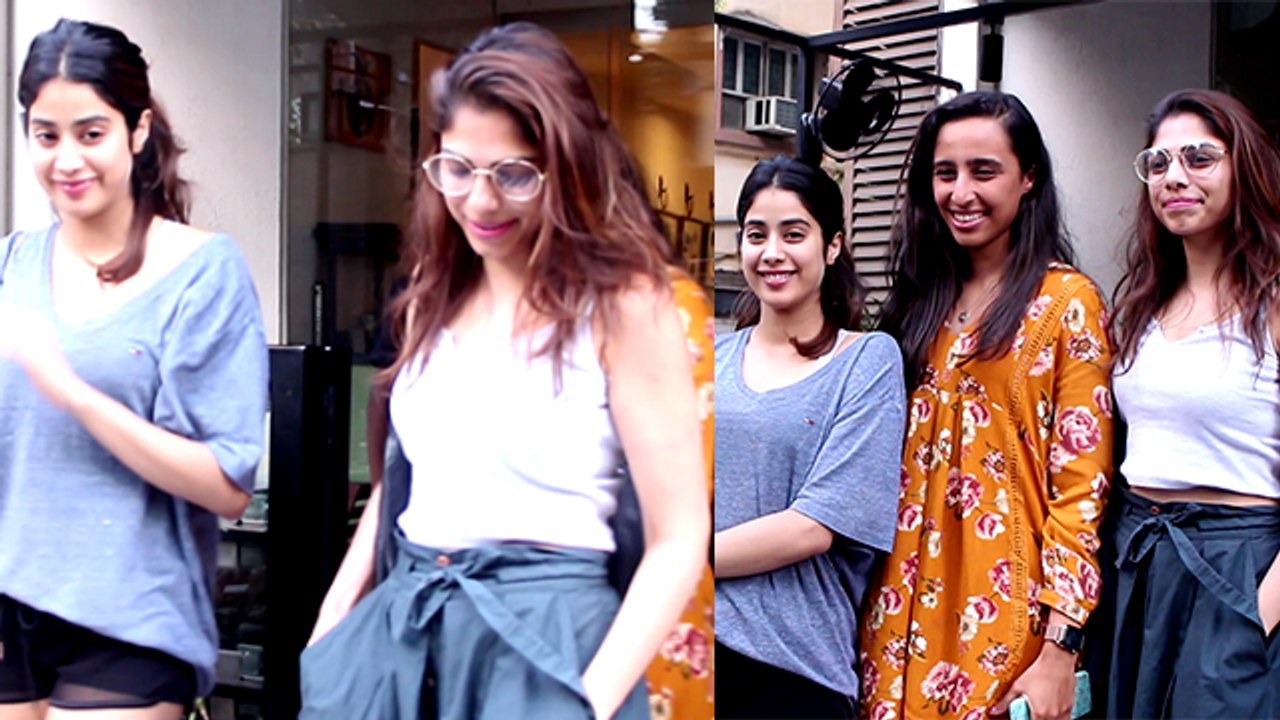 Jhanvi Kapoor enjoys a day out with Sharmin Sehgal,Namrata Purohit at Farmers Cafe | FilmiBeat