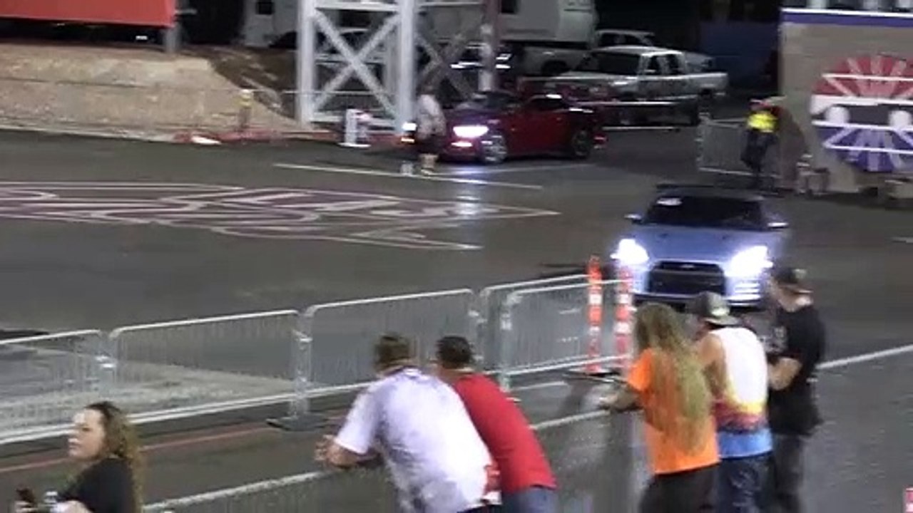 ZL1 Camaro vs Nissan GT-R and vs Mustang GT - drag race