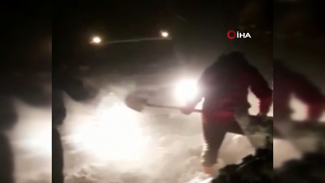 Tipide mahsur kalan vatandaşları ekipler kurtardı