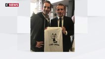 La photo d'Emmanuel Macron tenant un t-shirt anti-LBD provoque la colère des syndicats