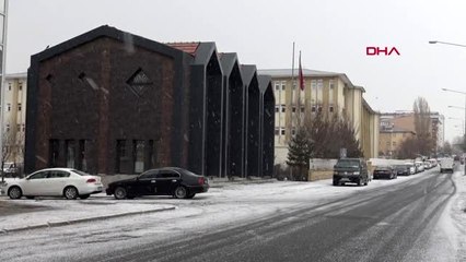 Ardahan kar ve tipi doğu'da ulaşımı vurdu