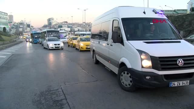 İstanbulda çakar ve emniyet şeridi denetimleri