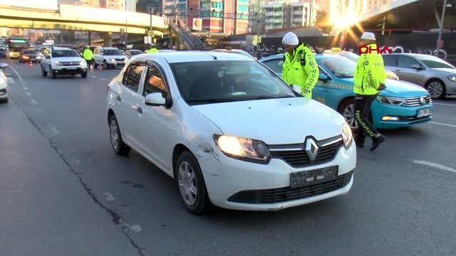 İstanbulda çakar ve emniyet şeridi denetimleri