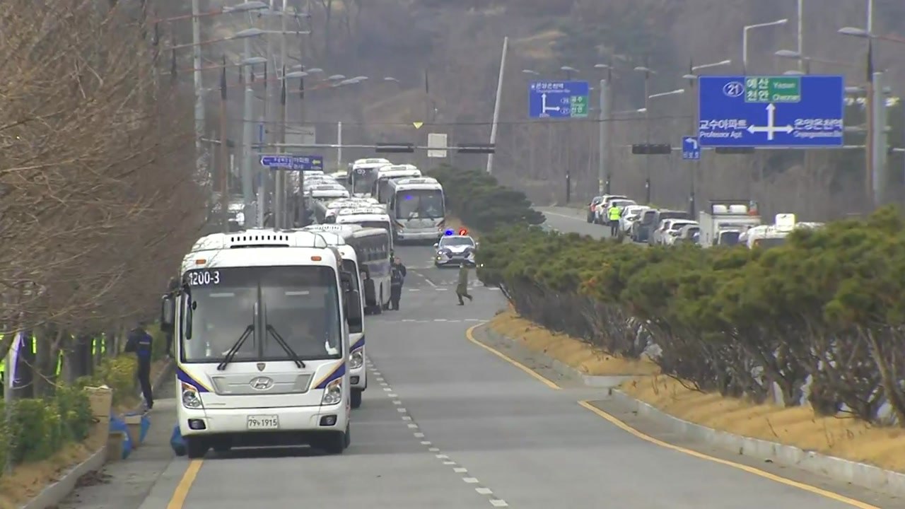 우한 교민 350명 아산·진천 임시시설서 격리생활 시작 / YTN