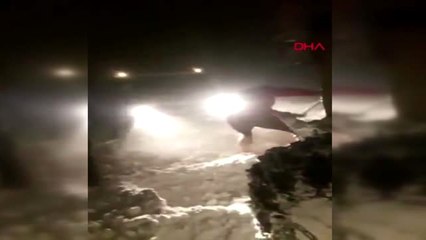 Bingöl'de karda mahsur kalanlar kurtarıldı