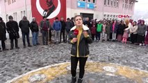 Trabzon-duvarlarında çatlaklar oluşan okulun kapatılmasına, velilerden tepki