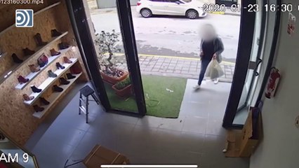 Una mujer roba un cargamento de 'Satisfyer' en una tienda