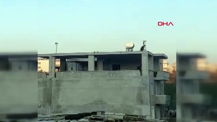 Mersin'de Uçan torbacı: 5’inci kattan yandaki 4 katlı binaya atladı