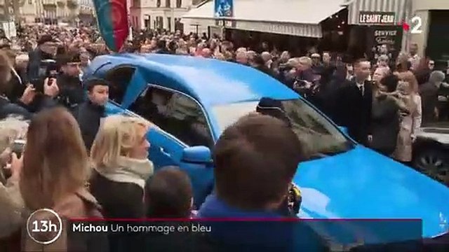 Plusieurs centaines de personnes, dont Brigitte Macron, Claude Lelouch et Anny Duperey, étaient présentes dans l'église Saint-Jean de Montmartre pour les obsèques de Michou - VIDEO
