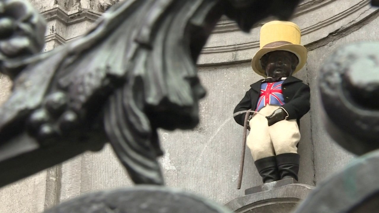 Bruxelles: le Manneken-pis aux couleurs du drapeau britannique pour le Brexit