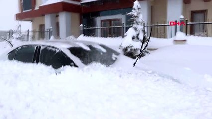 Yıldız dağında araclar kara gömüldü