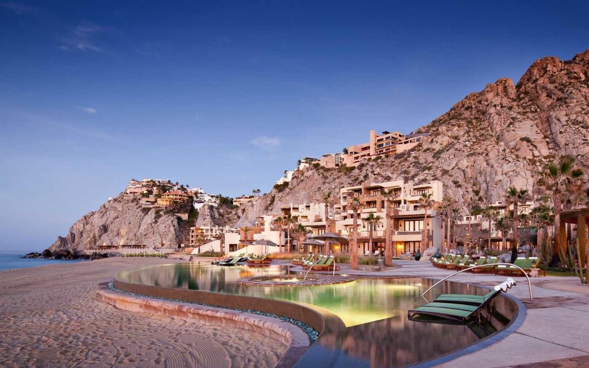 This Luxurious Cabo Resort Is Just Feet From th...