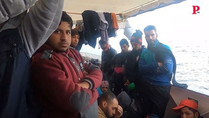 El Proactiva Open Arms al límite de su capacidad mientras espera un puerto que les permita desembarcar