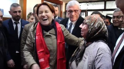 Meral Akşener İzmir'in ilçelerinde esnafı ziyaret etti