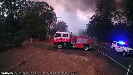 Des pompiers quittent en urgence les lieux et ont bien fait
