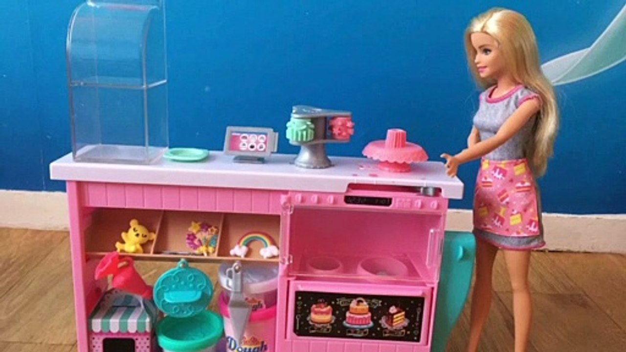 Barbie coffret métiers la pâtisserie de décoration de gâteaux