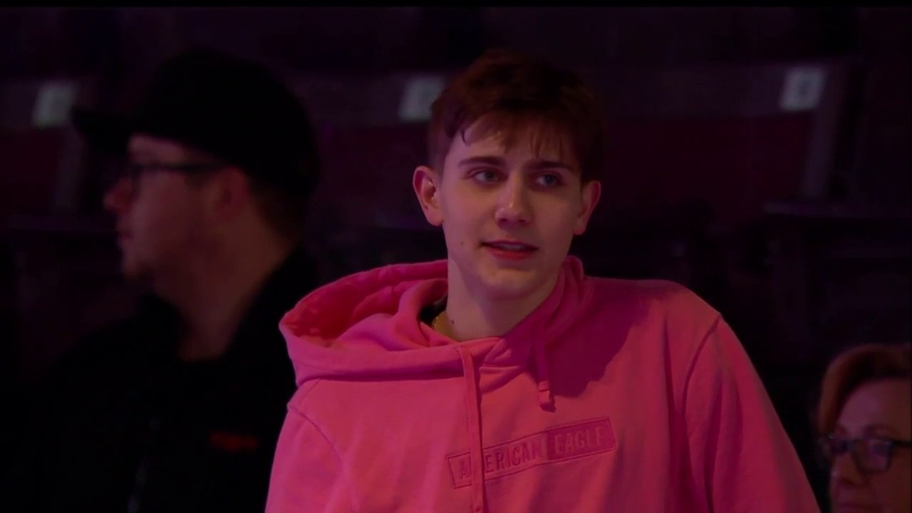 2020 Roman Sadovsky CFSC Drinking From His Water Bottle Clip (720p, 59 fps)