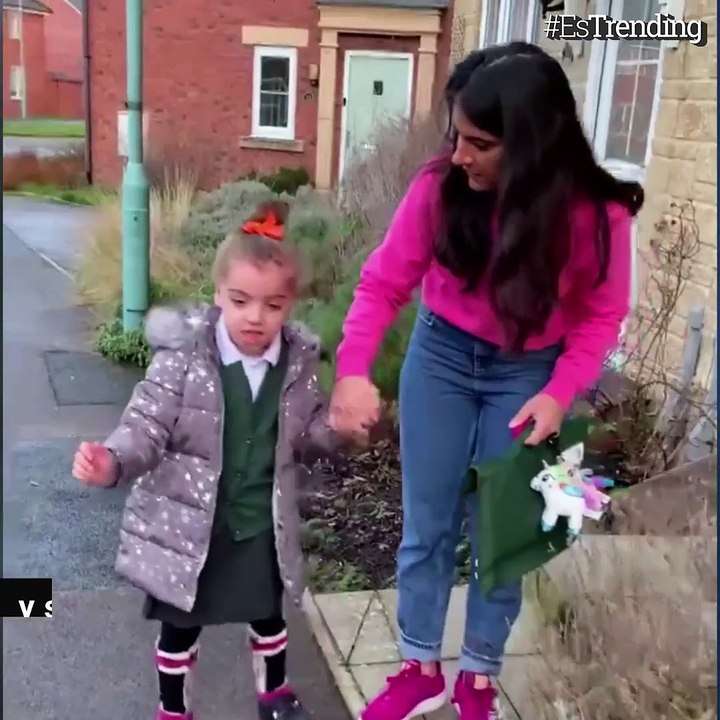 Por primera vez, esta pequeña niña con parálisis cerebral logró subirse al auto sin ayuda