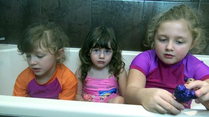 Sophia, Isabella e Alice  - Lol Surpresas Bonecas  - Diversão no Banho
