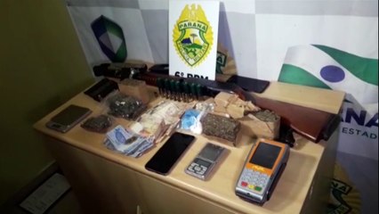 Choque efetua prisão de 4 homens e apreende armamentos e drogas no Centro