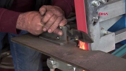 Mersin yaptığı bıçaklara dünyanın her yerinden talep geliyor