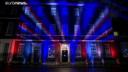 Festa e protestos marcam adeus do Reino Unido à UE