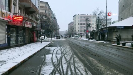Iğdır’da Yoğun Kar Yağışı Sonucu Köy Yolları Kapandı