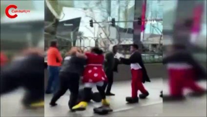 Güvenlik görevlisini dövdü..."Ben senin bildiğin kadınlardan değilim"