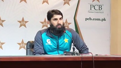 Misbah announcing Pak test team for Bangladesh series