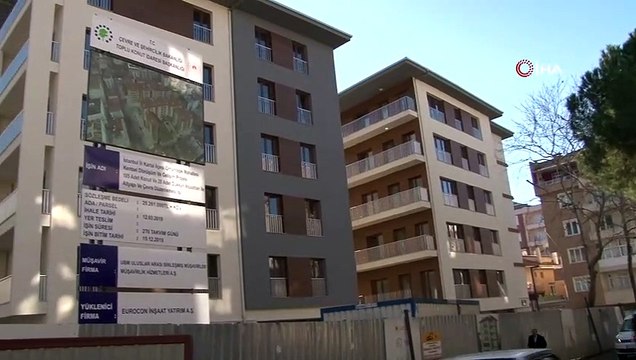 Kartal’da yıkılan binaların yerine yapılan binaların sakinleri anahtarlarını teslim aldı