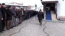 Konya'da yem karma makinesine sıkışan çocuğun cenazesi toprağa verildi