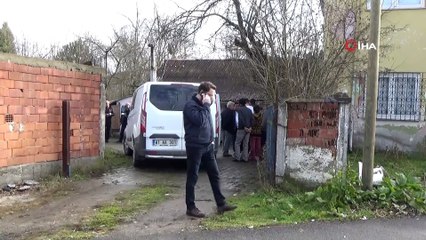Yaşlı kadın evinde ölü olarak bulundu