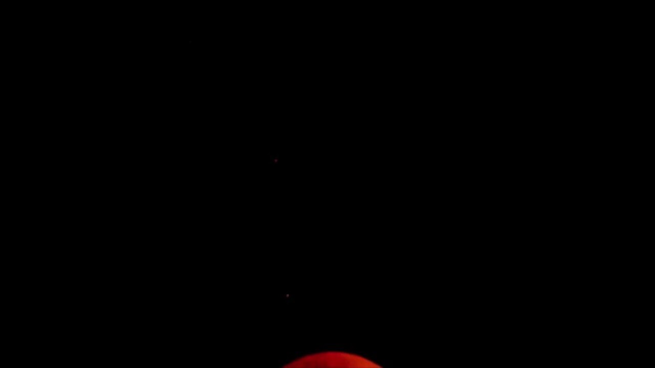 See 2021's Super Blood Moon Lunar Eclipse in Parts of North America Tomorrow