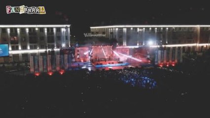 Fan Grrrrl: El día que KALI UCHIS me abrazó.