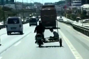 Kartal'da motosiklet sepetindeki tehlikeli yolculuk kamerada